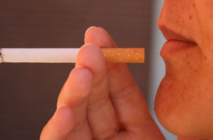  Rūkaliams – nelinksmos žinios: įsigaliojo draudimas rūkyti daugiabučiuose