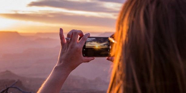  Kaip profesionaliai fotografuoti nebrangiu išmaniuoju telefonu: 5 paprasti žingsniai kiekvienam