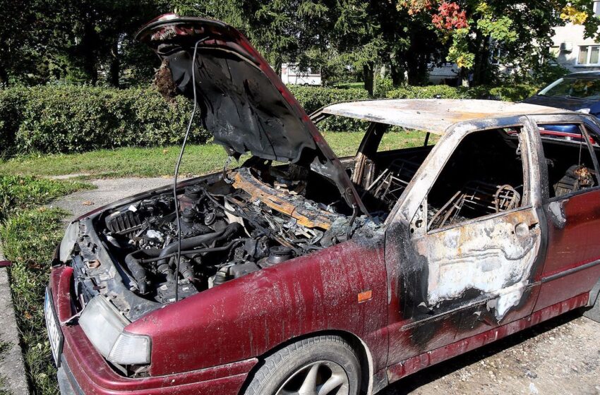  Sirutiškyje padegtas automobilis (fotogalerija)