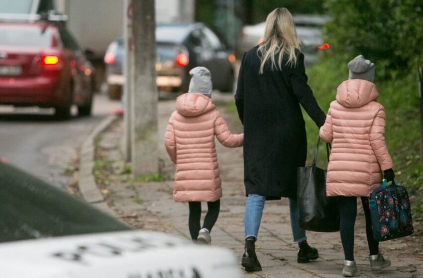  Išnykusios pažymos džiugina medikus, bet pykdo ugdymo įstaigas