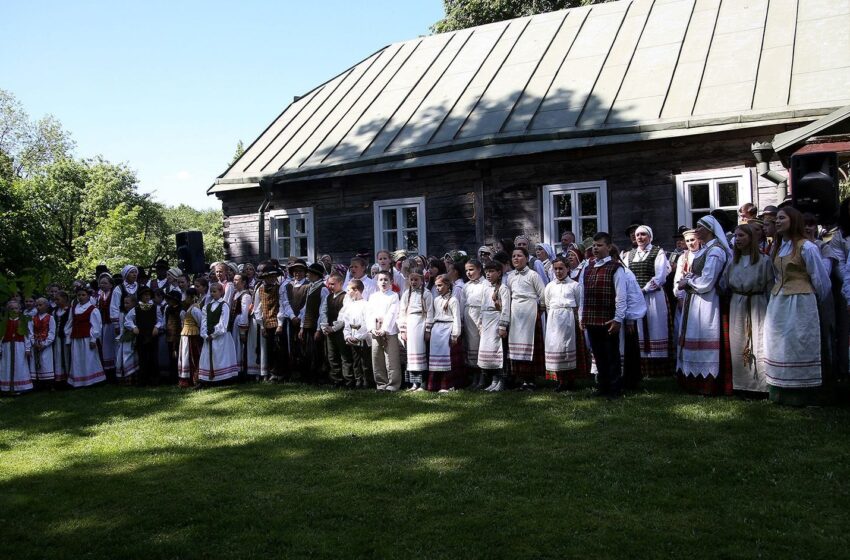  Sekminės Paberžėje: su folkloru, tradicijomis ir pautiene (GALERIJA)