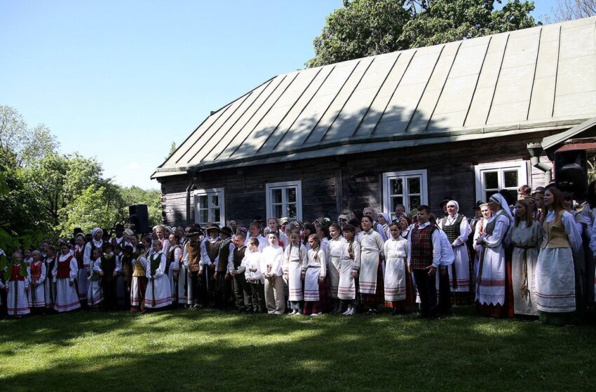  Paberžėje vyks folkloro ansamblių šventė „Sekminės Paberžėje“