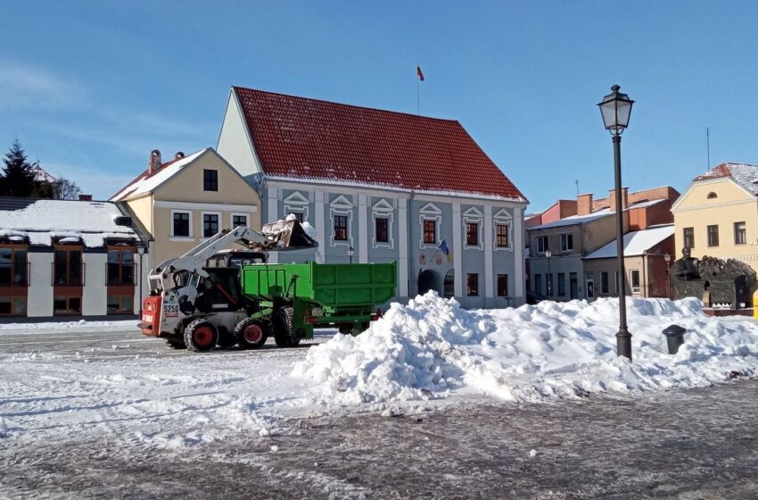  Iš Didžiosios Rinkos aikštės išvežti sniego kalnai