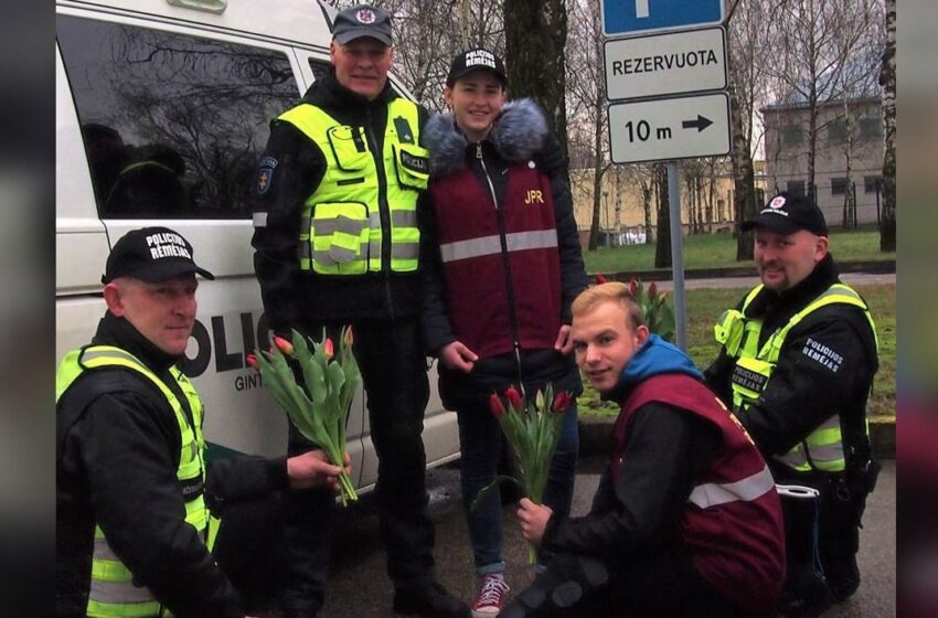  Kovo 8-ąją – policijos reidas specialiai moterims