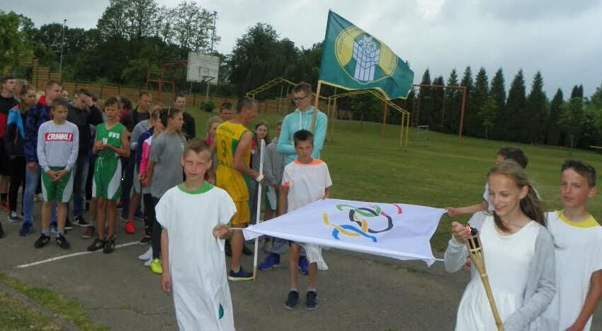  Krakių Mikalojaus Katkaus gimnazijoje liepsnojo Olimpinė ugnis