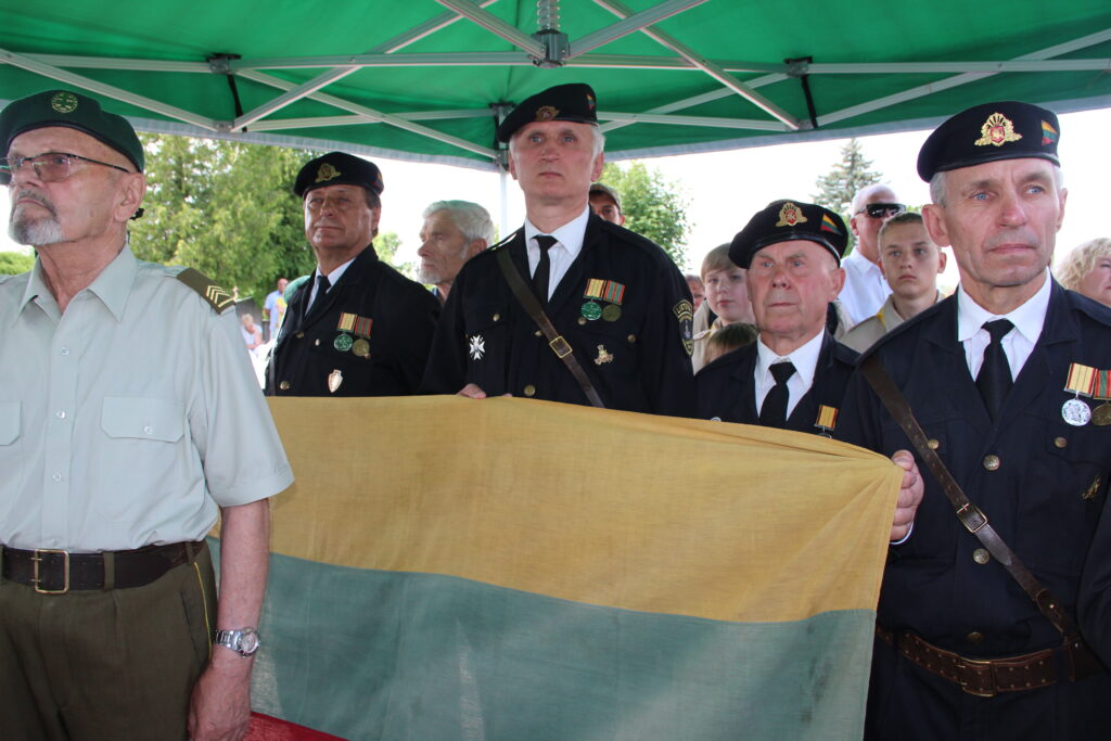 Salvių Duziai Ir Sukalbėtos Maldos Gyviesiems Primins Partizano Pranciskaus Zygdarbius Rinkosaikste Lt