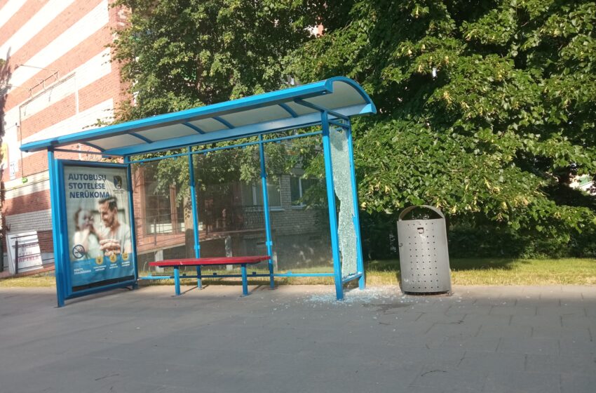  Suniokiojo autobusų stotelę