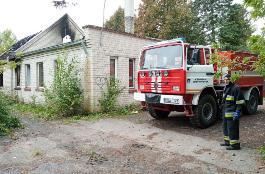  Buvusi Keleriškių mokykla padegta dar kartą