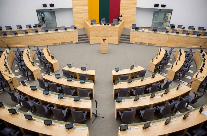  Seimas patvirtino prezidento dekretą: Lietuvoje įvesta nepaprastoji padėtis