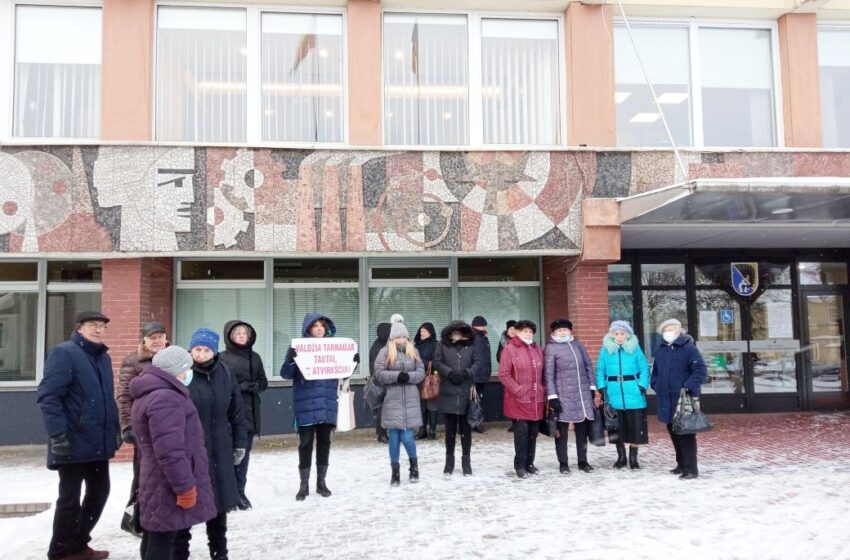  Kėdainiečiai protestavo prieš ligoninės uždarymą (FOTOGALERIJA)