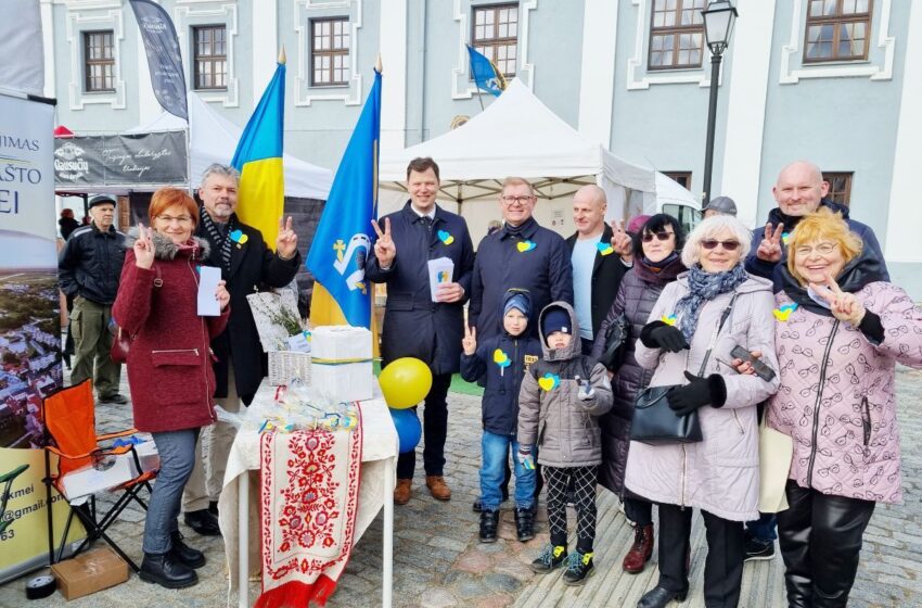  Judėjimo nariai rinko aukas ukrainiečiams
