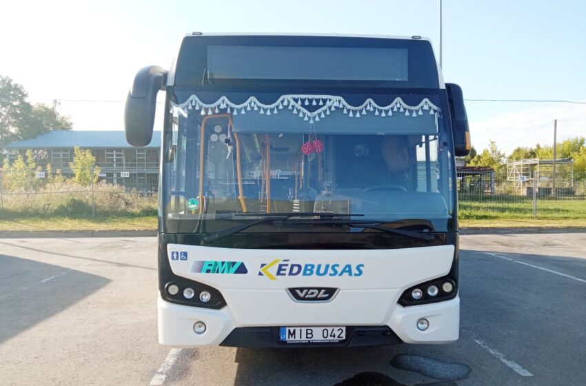 sumažinamas reisų skaičius darbo dienomis.