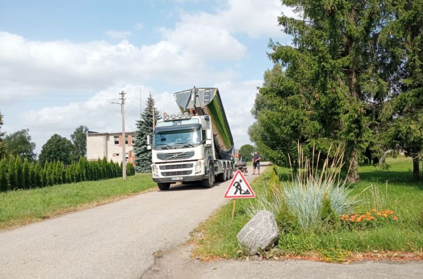  Mieste vykdomas asfaltbetonio dangos duobių remontas