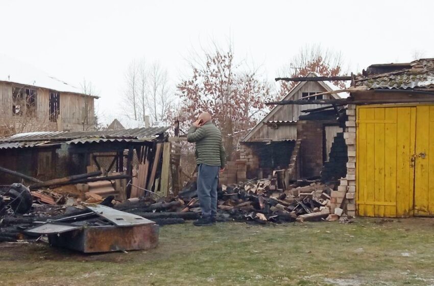  Didelis gaisras Gudžiūnuose: degė garažai ir sandėliukai