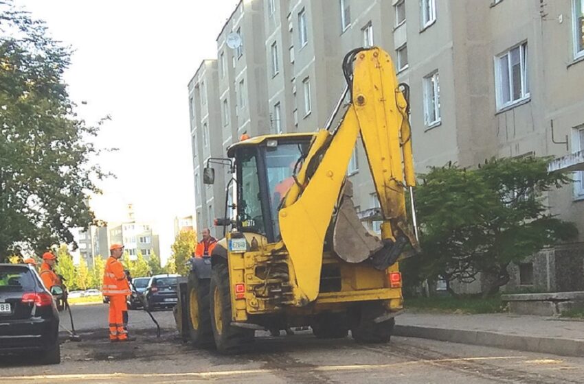  Vaizdas miesto gatvėse piktina vairuotojus: duobės lopomos ne taip sparčiai, kaip norėtųsi