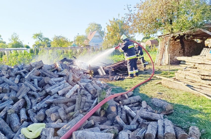  Kol atvyko ugniagesiai, budrūs pašiliečiai liepsnas gesino patys