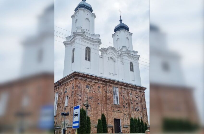  Sutvarkyti Dotnuvos bažnyčios bokštai