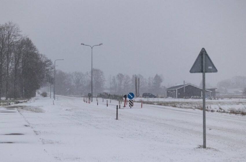  Kelininkai įspėja: eismo sąlygos dėl sniego ir provėžų sudėtingos