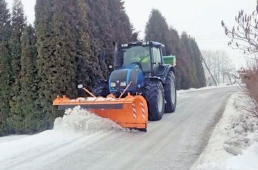  Ūkininkai gali sulaukti baudų už pagalbą valant kelius!