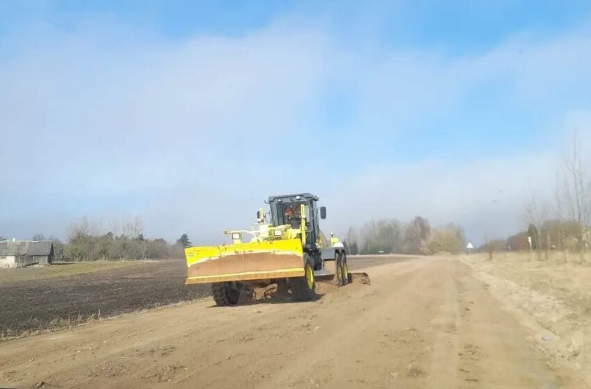  Ūkininkai kelius padeda tvarkyti dėl galimų nuolaidų iš savivaldybės?