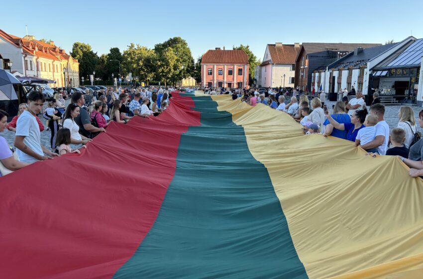  Kėdainiečiai rinkosi giedoti Tautišką giesmę (FOTO,  VIDEO)