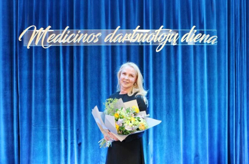 Šiemet Metų medicinos darbuotojo vardą pelnė VšĮ Kėdainių ligoninės akušerė, vyriausioji specialistė Dalė LATUŠENKIENĖ.