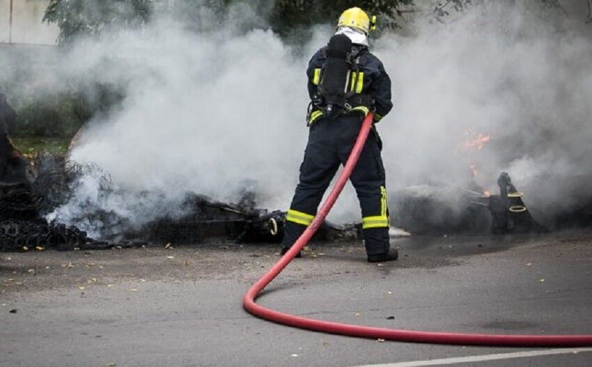 pranešimai pasiekė priešgaisrinę gelbėjimo tarnybą