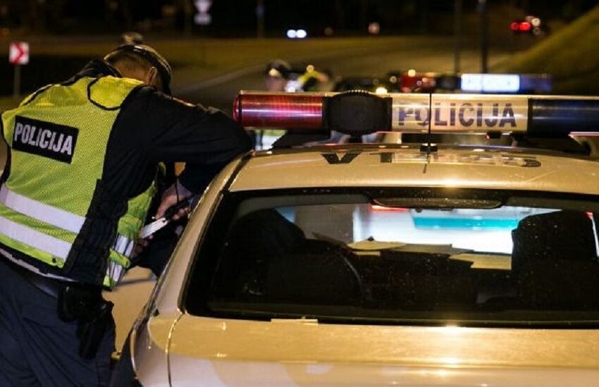 Kėdainiuose policijos pareigūnai sustabdė automobilį „Audi“