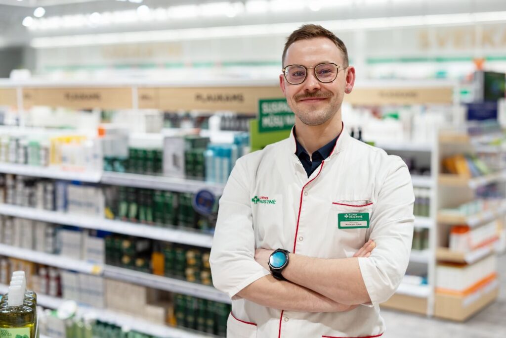 „Eurovaistinės“ vaistininkas Mindaugas Rutalė.