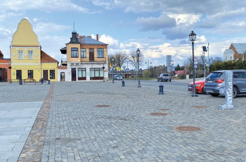 Po kelerių metų diskusijų, skandalų ir estetinių ginčų, balandžio pradžioje iš Didžiosios Rinkos aikštės pagaliau iškeldintas stiklinis kupolas.