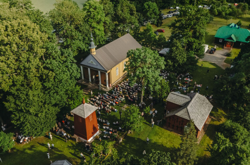 Sekmadienį į Paberžę 13-tą kartą sugrįžo Tarptautinis muzikos festivalis, skirtas Tėvui Stanislovui atminti./
