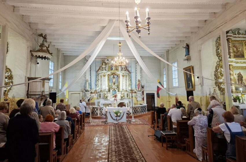  Seną Šv. Roko atlaidų tradiciją sergintys surviliškiečiai: „Anksčiau žmonės netilpdavo ir bažnyčios šventoriuje“